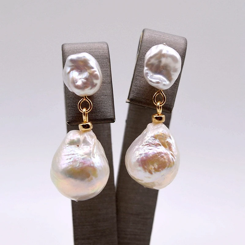 Vintage Women's Earrings Natural White Baroque Pearl Pendant Gold Earrings Water Drop Pearl Short Earrings Gifts for Mom