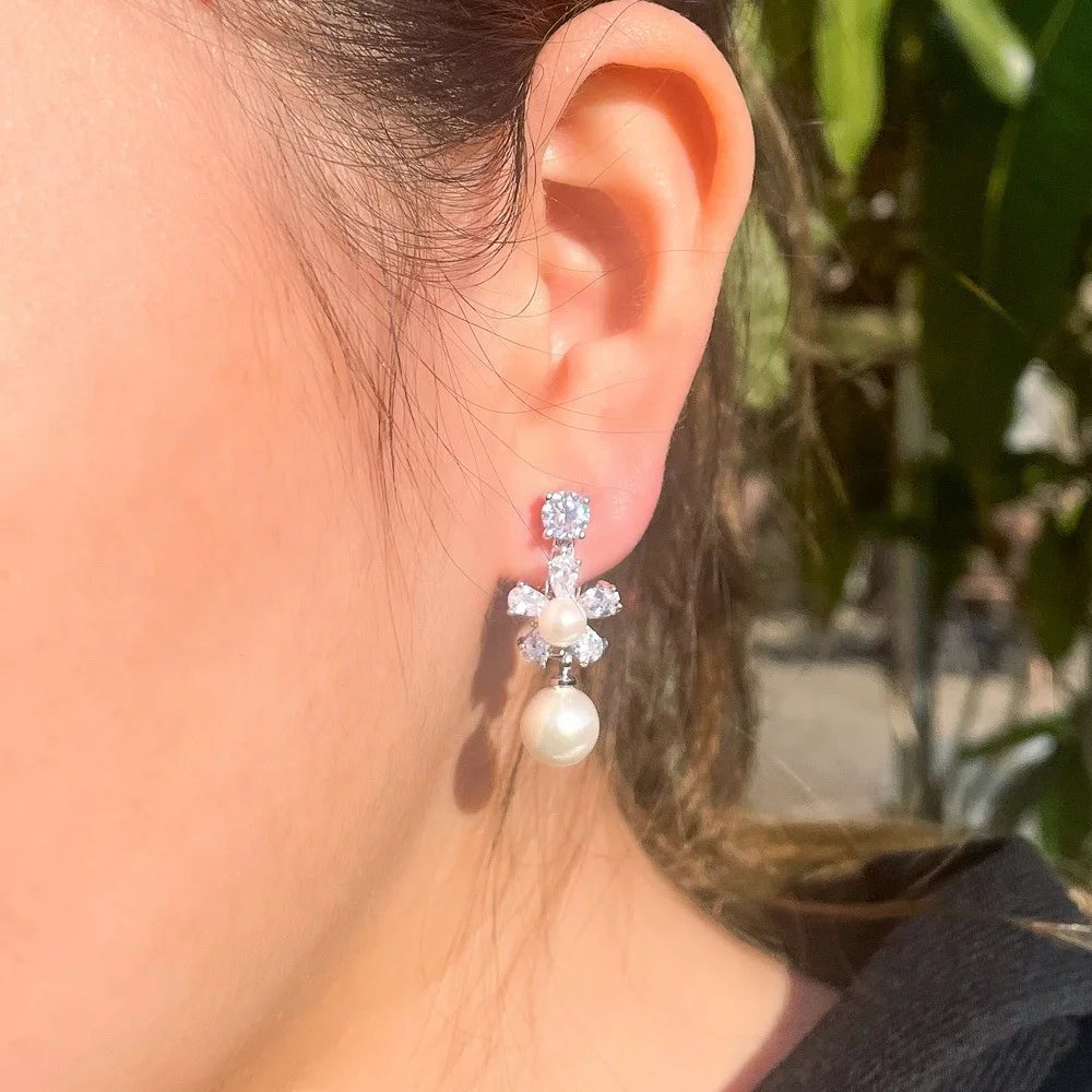 CWWZircons No Ear Hole Non Pierced Design CZ Crystal Flower Women Wedding Party Clip On Pearl Earrings without Piercing CZ040