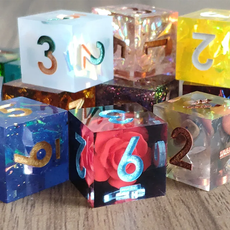 Mini Planet Coloured D6 Dice DND Handmade Resin 6 Sides Dice With Sharp Edges Polyhedral Flower Dice For RPG Table Game Dice D&D