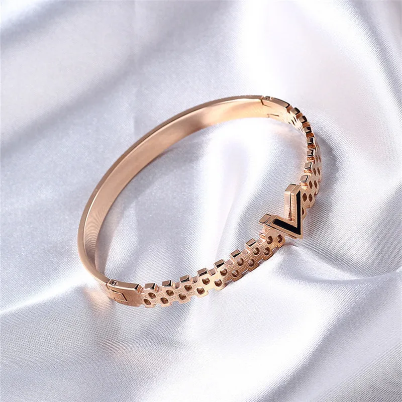 Luxury Brand Fashion Hollow Design V Shape Bracelet & Bangle For Women Charm Hollow Letter Bangle Love Silver-Color Pulseiras