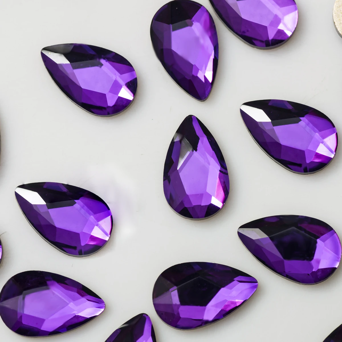 5x8mm 100 Stück Flache Bunte Tropfen-Nagelsteine für Nagelkunst Kristallglasstein Maniküre 3D Glänzende Kleidungsdekorationen – Detail 9
