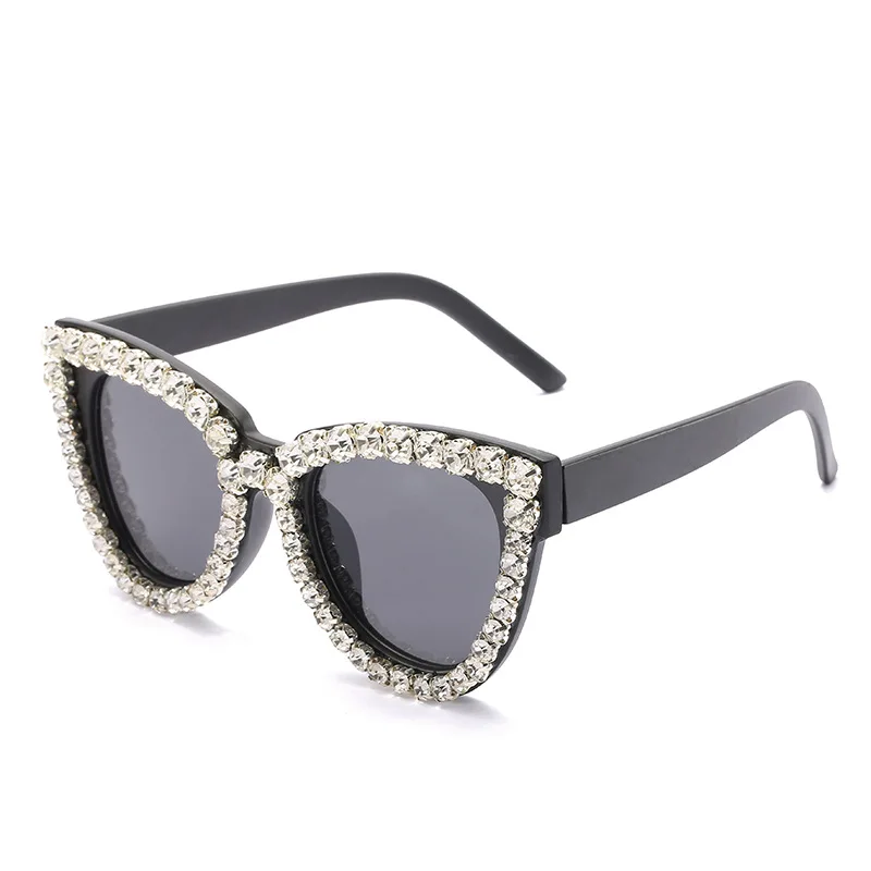 2024 New Vintage Fashion Luxury Cat Eye Diamond Sunglasses Women Crystal Rhinestone Frame Brand Designer Sun Glasses For Female