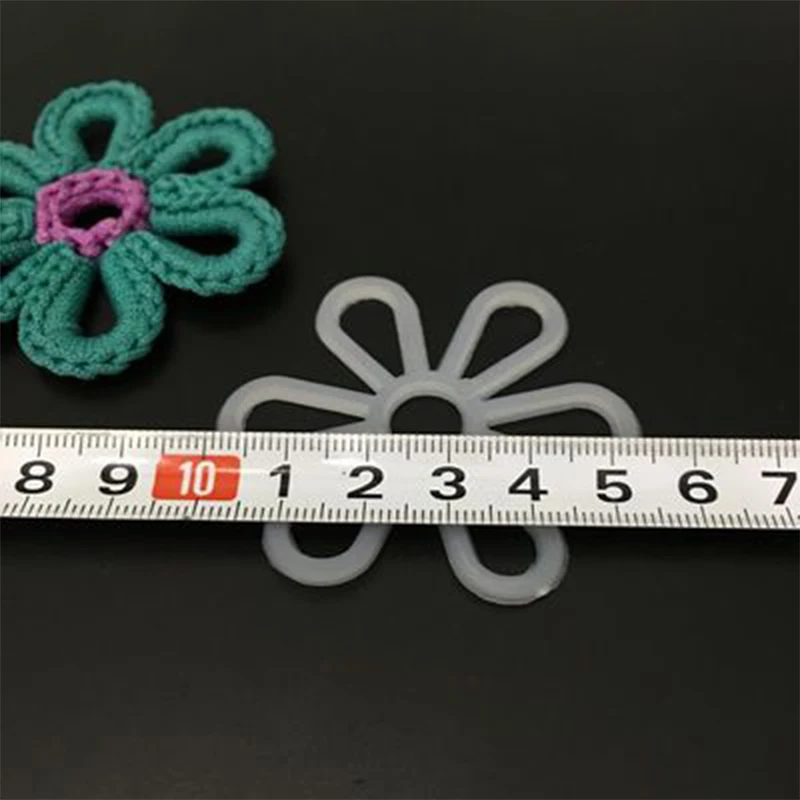 YOMDID 10pcs Creative Plastic Petals Rings DIY Handcraft Bags Weaving Supplies Chrysanthemum Pattern Hand Knitting Accessories