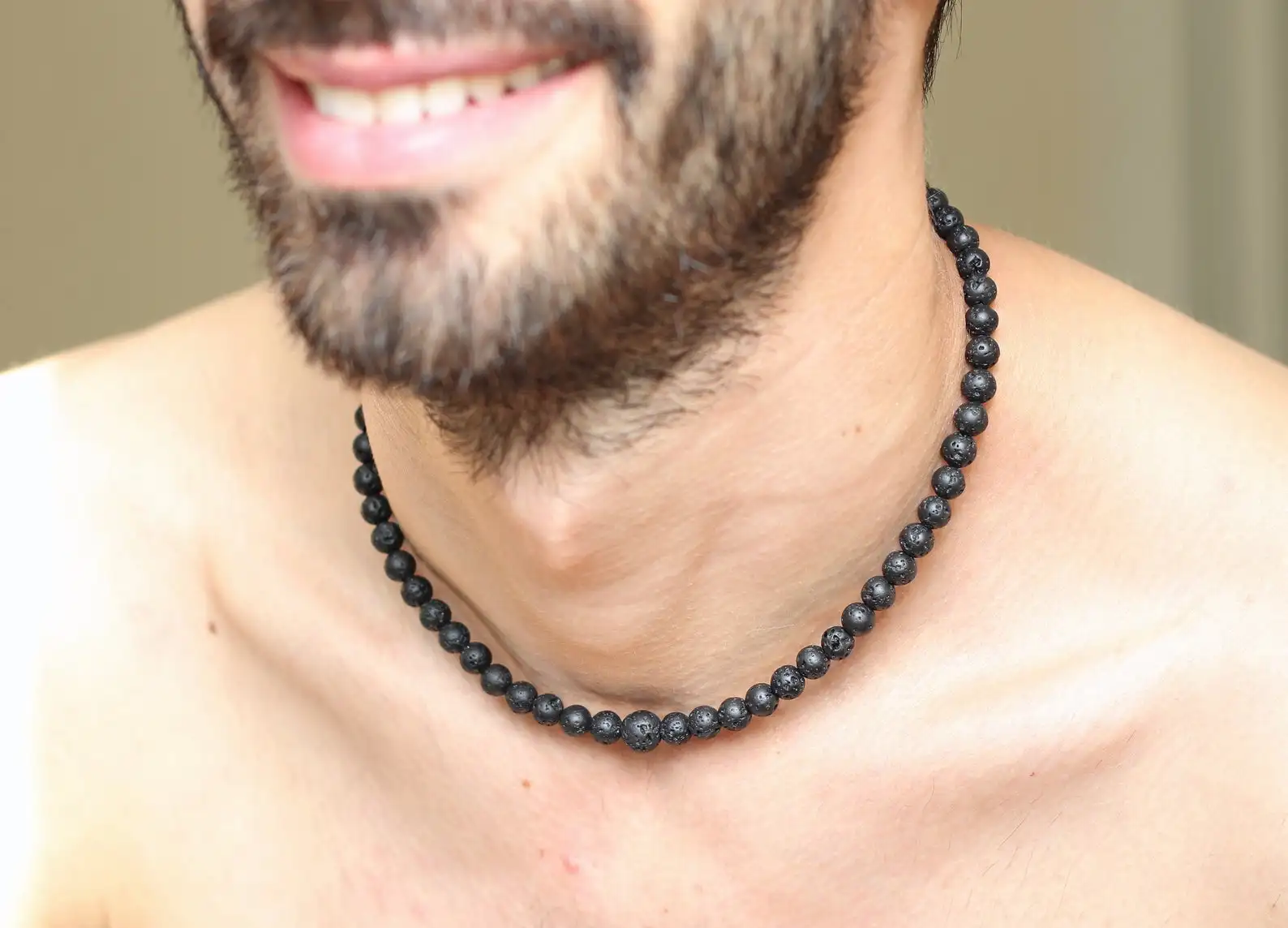 Men choker. Surfer beads black short necklace