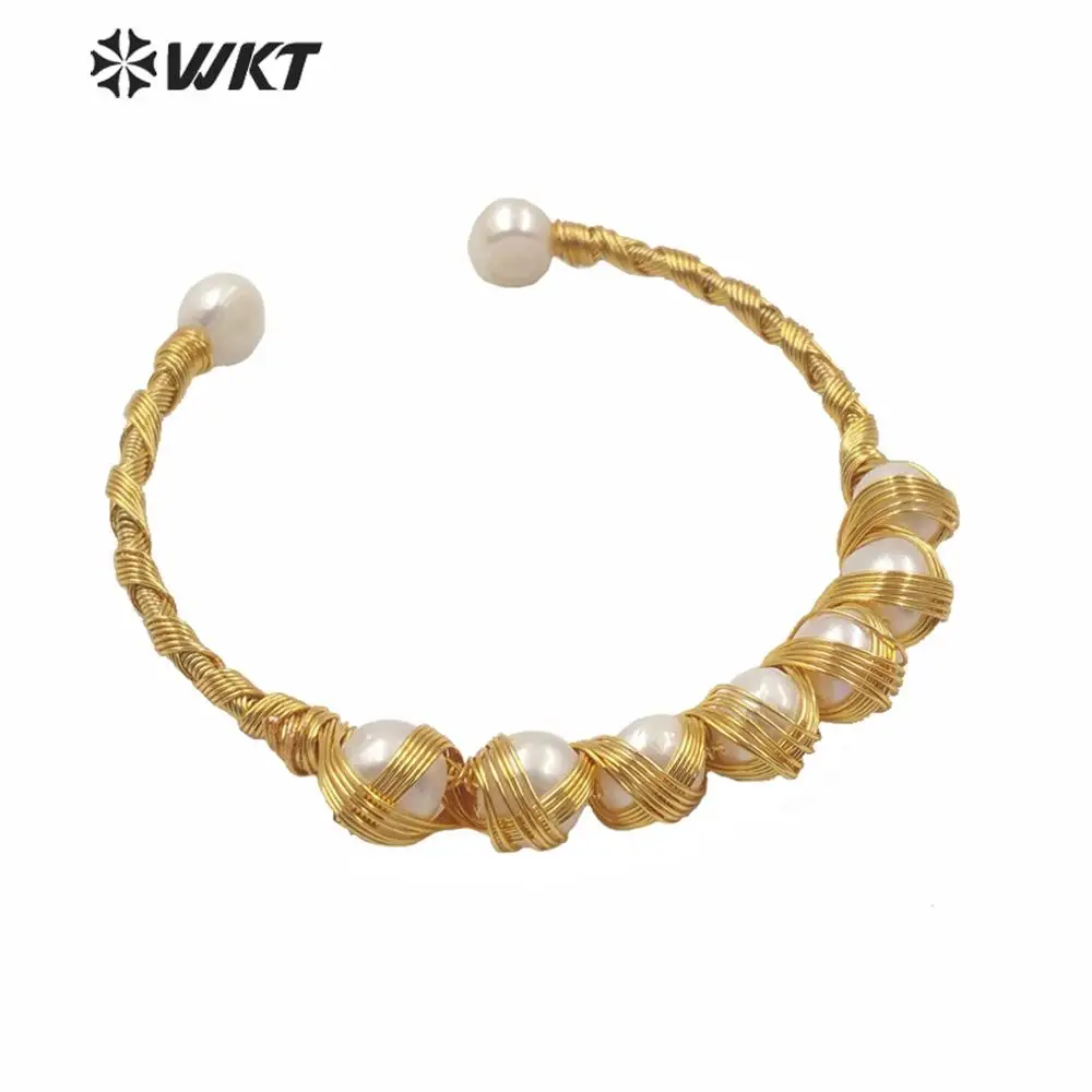 

WT-MPB011 China Supplier Elegant Women Bangle Handmade Wire Wrapped Round Pearl Bangle Gold Eletroplated Lady Bangle