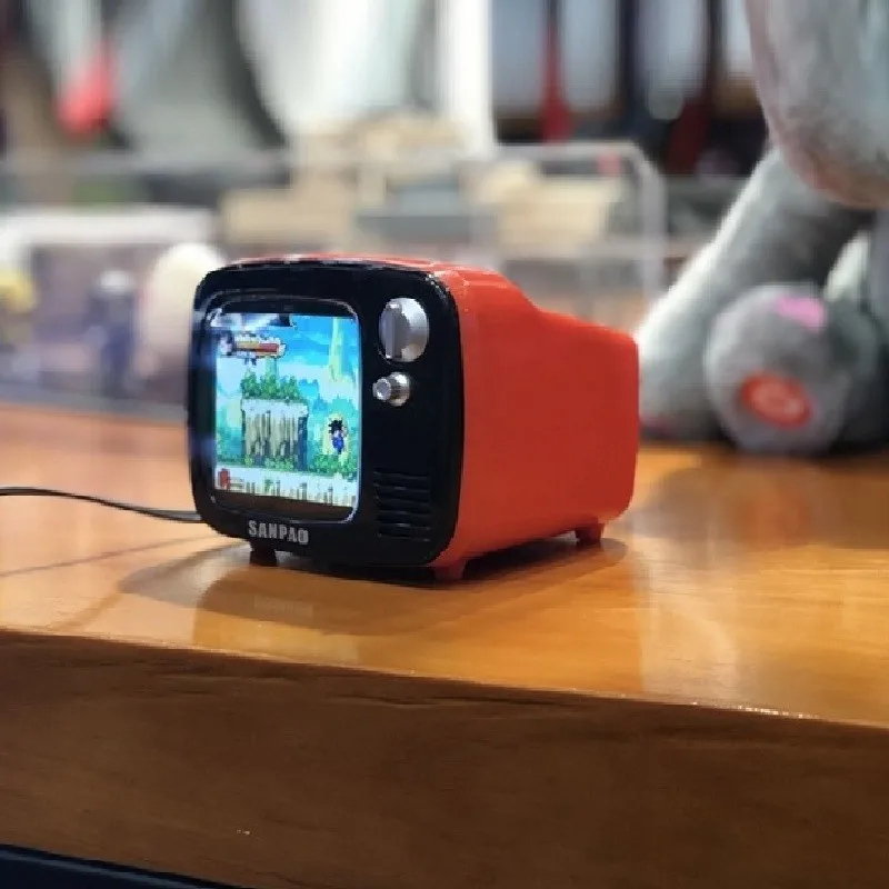 Classic Retro Look from the Last Century Android Mini Color Game TV