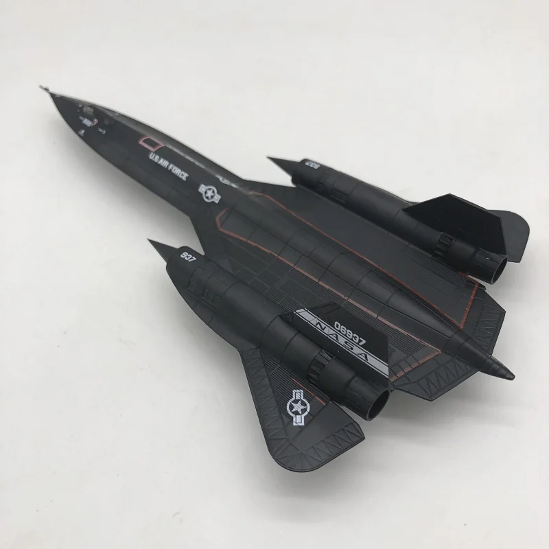 Free Shipping 1:144 American 22cm SR-71 Blackbird Reconnaissance Aircraft Model Product Package