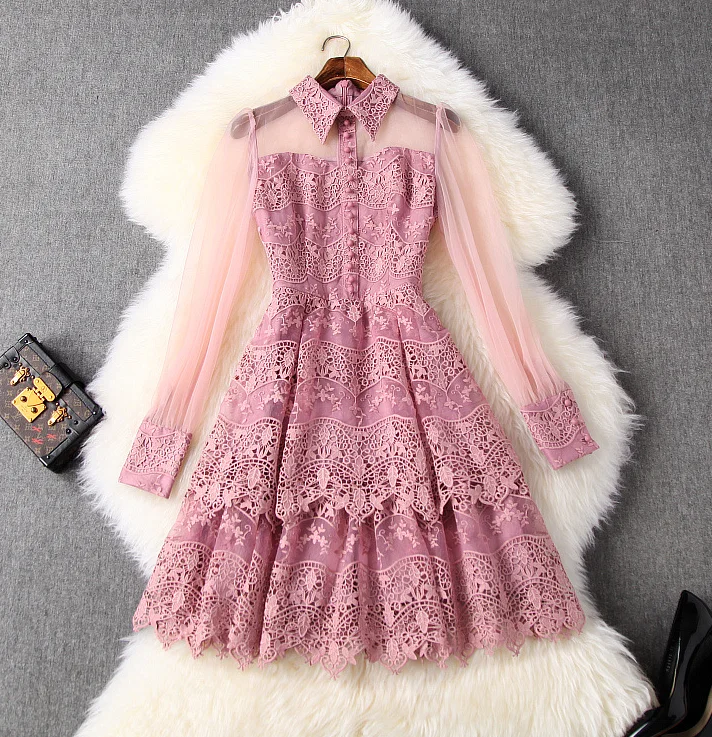 

Spring and summer women's new net yarn lantern sleeve stitching water-soluble lace feminine cake dress T3735