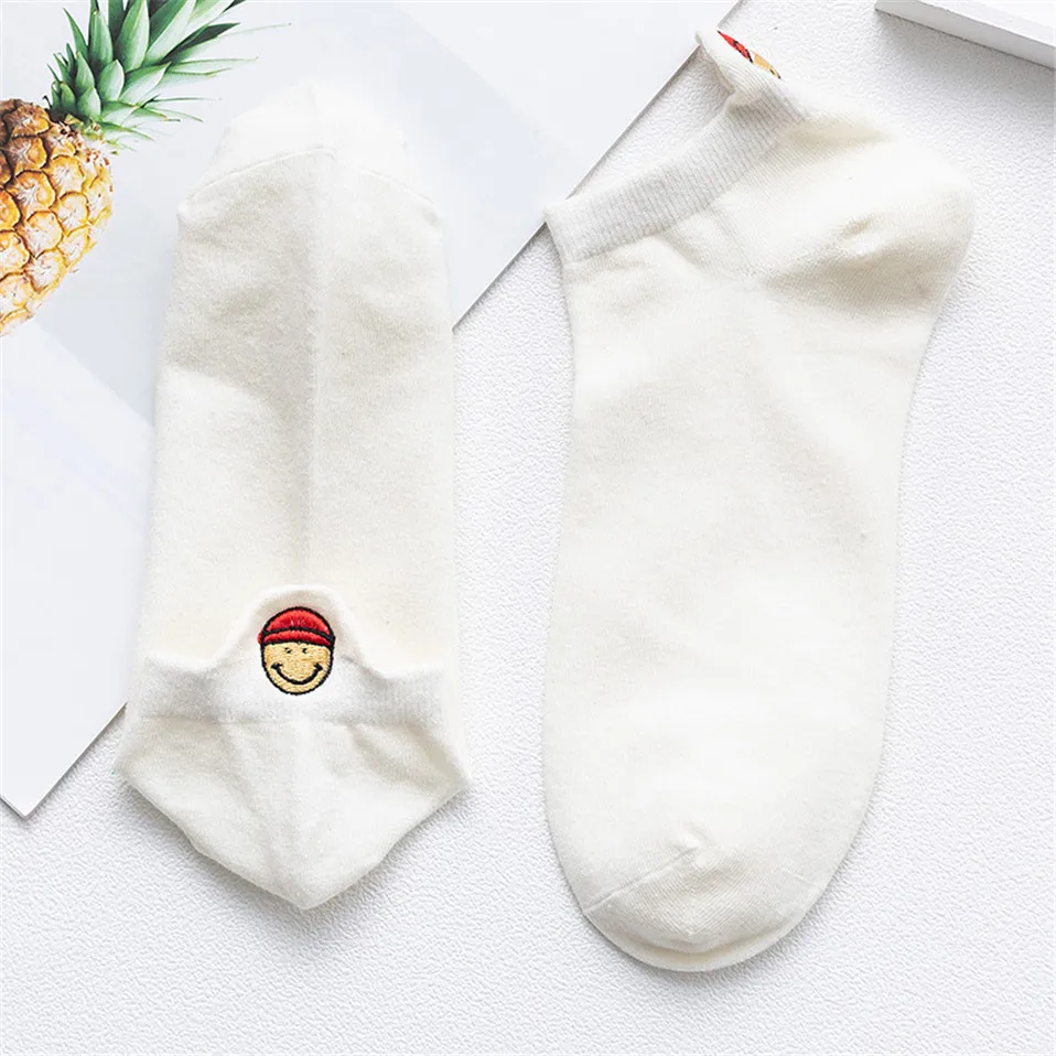 New Fashion 1Pair Kawaii Women Socks Happy Ankle Funny Socks Harajuku Ladies Cotton Embroidered Expression Candy Color Sox