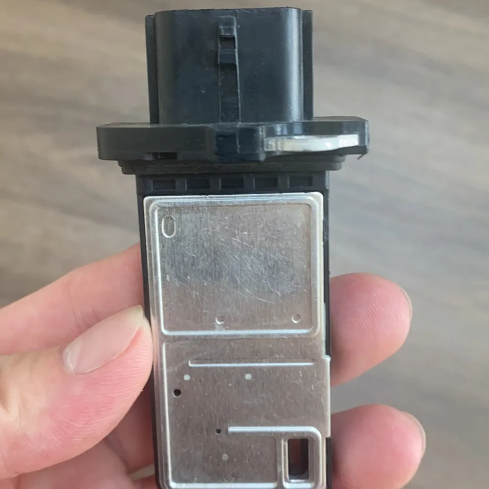 

MAF Mass Air Flow Sensor for INFINITI EX35 FX35 G25 G35 G37 M35 M37 M45 QX56 SUZUKI EQUATOR GRAND VITARA 22680-7S00B AFH70M-38