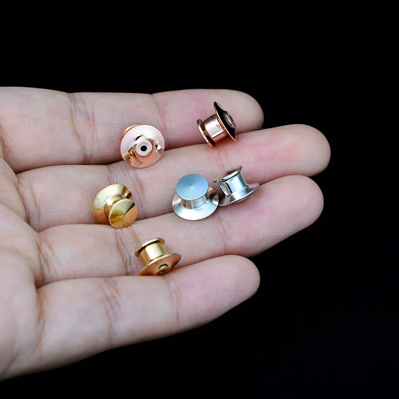 10/20/50/100 sztuk/zestaw metalowa broszka Pin tylne blokujące Keepers bezpieczne blokowanie sprzęgła Deluxe Pin BacK odznaka wisiorki dla DIY biżuteria — zdjęcie 3