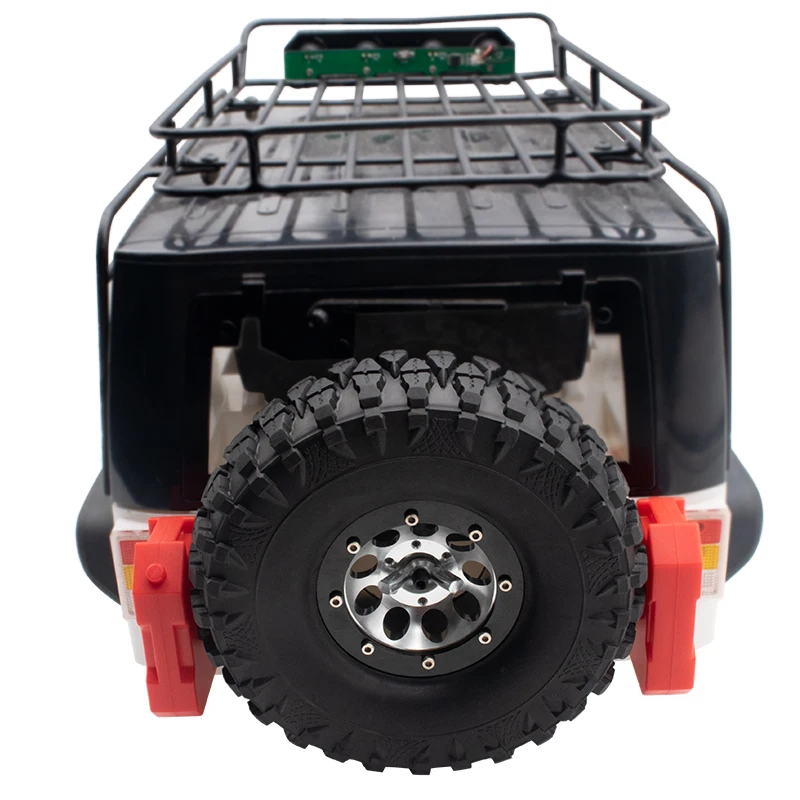 KYX Racing estante de neumáticos de repuesto de Metal con simulación del tanque de combustible ABS para el coche de orugas RC Axial SCX10 II 90046 Traxxas TRX-4 TRX4