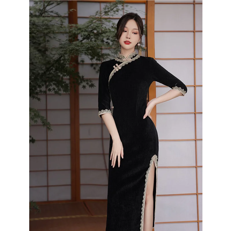 

2022 Winter Retro Lace Cheongsam Sexy Split Lace Qipao Elegant Party Dress for Lady Chinese Traditional Black Exquisite Dress