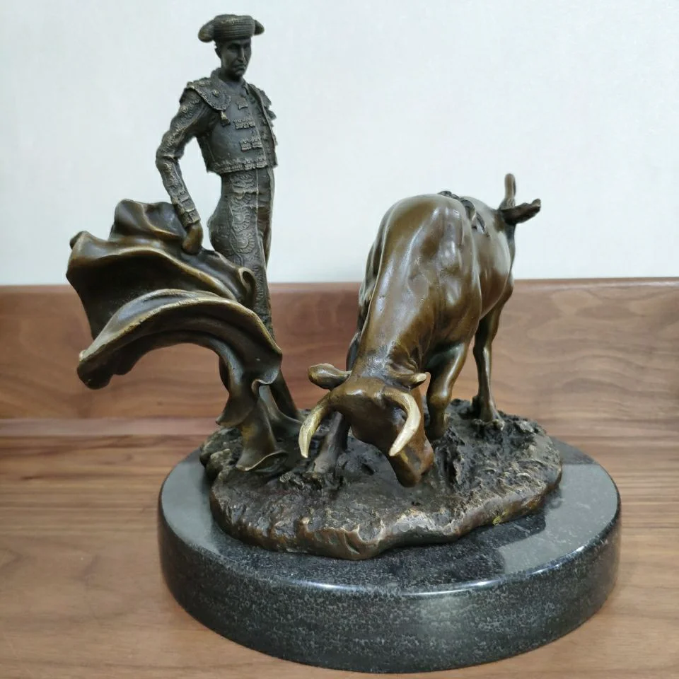 Bronze Animal Bull Sculpture Trainer Statue Spanish Bullfighting Art Living Room Ornament Gifts Desk Decoration