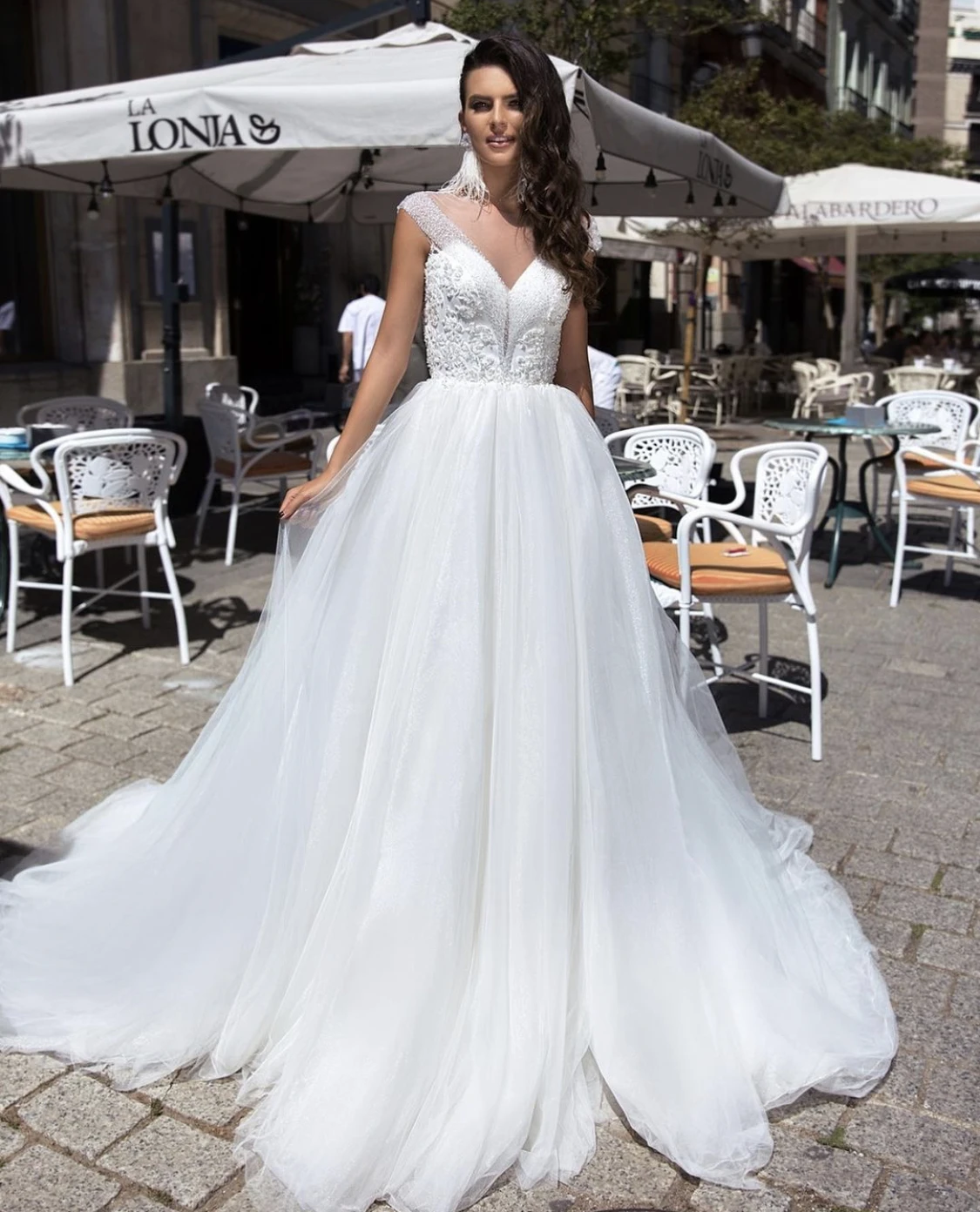 Robe de Mariée Éducative en Dentelle pour Femme, Tenue avec Col en V, Manches Cape, Appliques, Perles à Paillettes, Dos aux, Balayage, Train, 2024