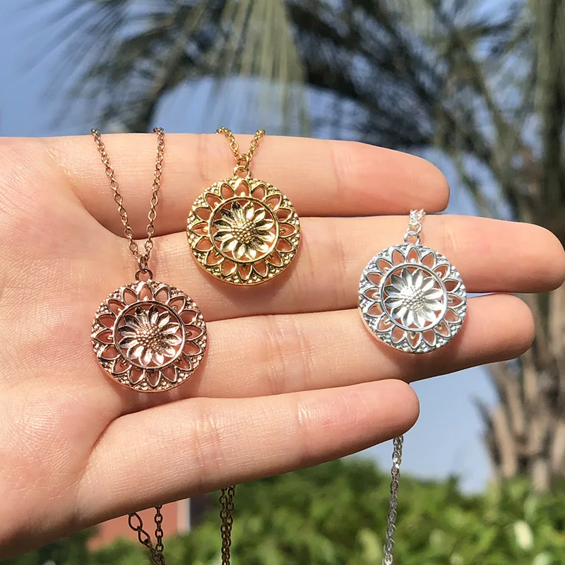 

Round Sunflower Necklace for Women Boho Stainless Steele Round Pendant Choker Goth Vintage Women's Neck Chain Jewelry Gift 2021