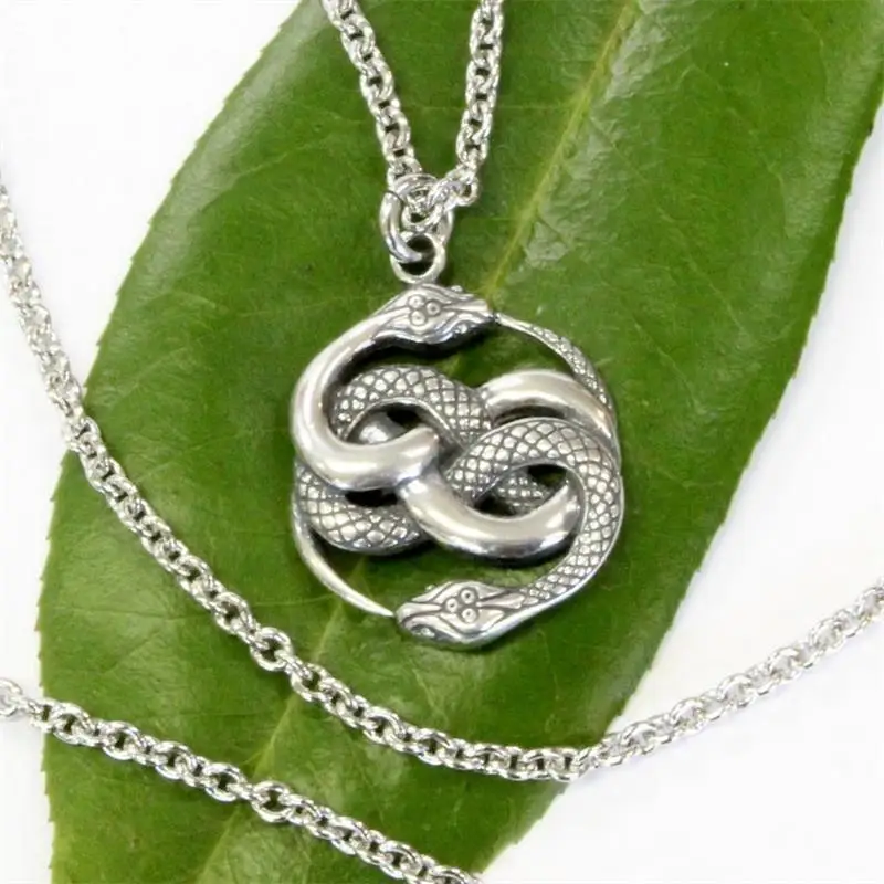 New Retro 8 Type Double Ouroboros Pendant Necklace Women\'s Fashion Metal Sliding Animal Pendant Accessories Party Jewelry