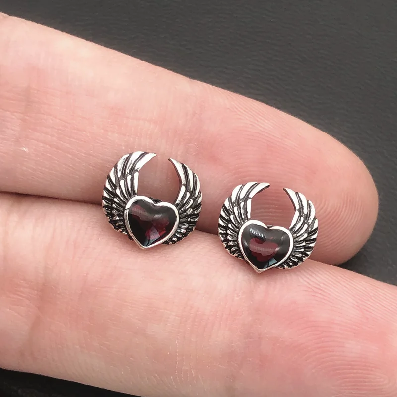 Indie Gothic Silver Colour Vintage Blood Red Heart with Wings Ear Studs Aesthetic E Girl Goblincor E Boy Earings Y2k Jewelry