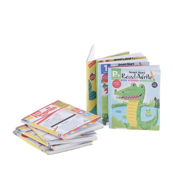 חדש חם! 4Pcs 1:12 מיניאטורי בובות קריקטורה אנגלית מחברות נייר מחברת בובת בית תפאורה