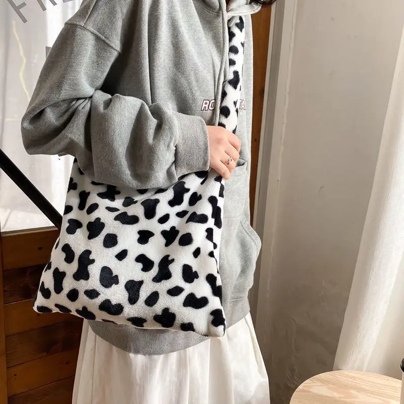 Winter neue Plüsch Umhängetasche weibliche Tier muster Umhängetasche warme Wolle Umhängetasche große Kapazität Eimer Handtasche – Detail 11
