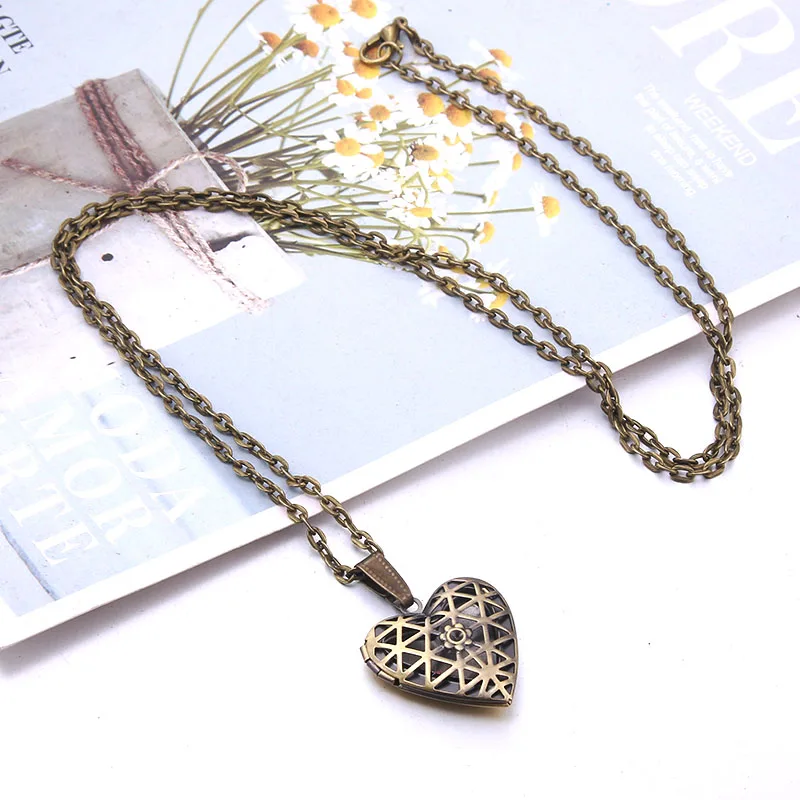 Romantic Photo Pendant Jewelry Retro copper Carved flower Photo Locket Necklace Fashion Women Photo Necklace