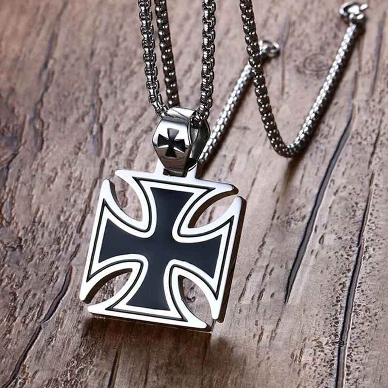 Punk Black Knight Cross Pendant Necklace for Men Fashion Casual Amulet Jewelry Gift