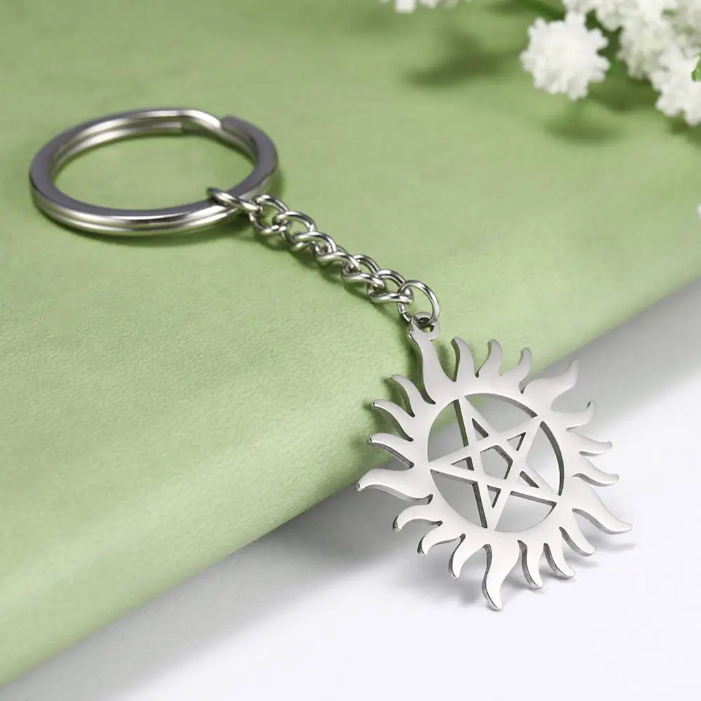 Llavero de coche con dije de pentagrama de sol brillante, Dean sobrenatural, llaveros de acero inoxidable, soporte para llavero, colgante para bolso