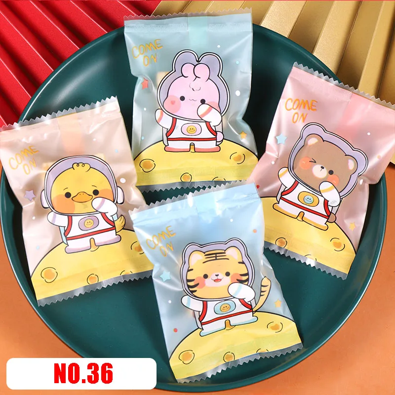 AQ 100pcs/lot Cartoon Astronaut Tiger Bear Bunny Duck Decor Frosted Baby Party Snack Food Packaging Bag 4 in 1 Dessert DIY Bags