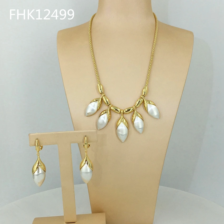 

Yuminglai Fashion Luxury Dubai High Quality Beads Two Tones Ladies Necklace and Earrrings Gold-plated Jewelry Sets