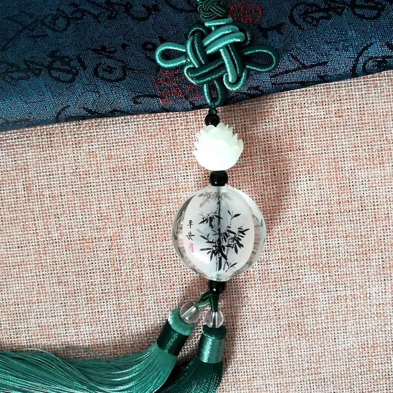 Подвеска ручной работы с рисунком внутри