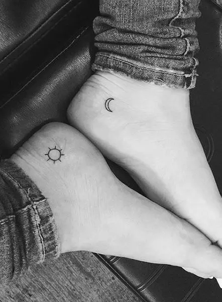 Water Transfer Tattoo Minimalist small sun moon tattoo Body Art Waterproof Temporary fake Tattoo for man woman kid 10.5*6cm