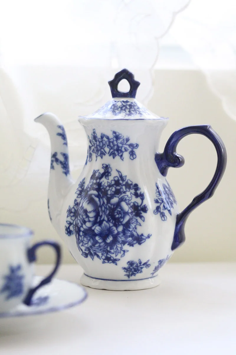 Blue and white porcelain underglaze color teapot cup dish milk pot