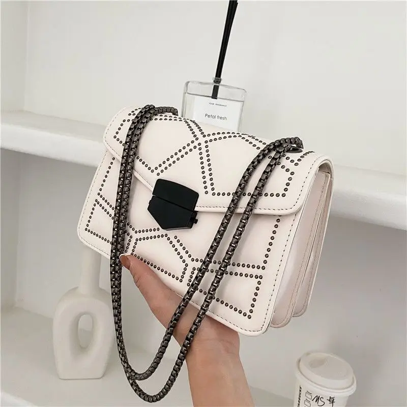 New Fashion Rivet Chains Shoulder Bags for Women Solid Color PU Leather Crossbody Purse Female Handbag Totes Pouch