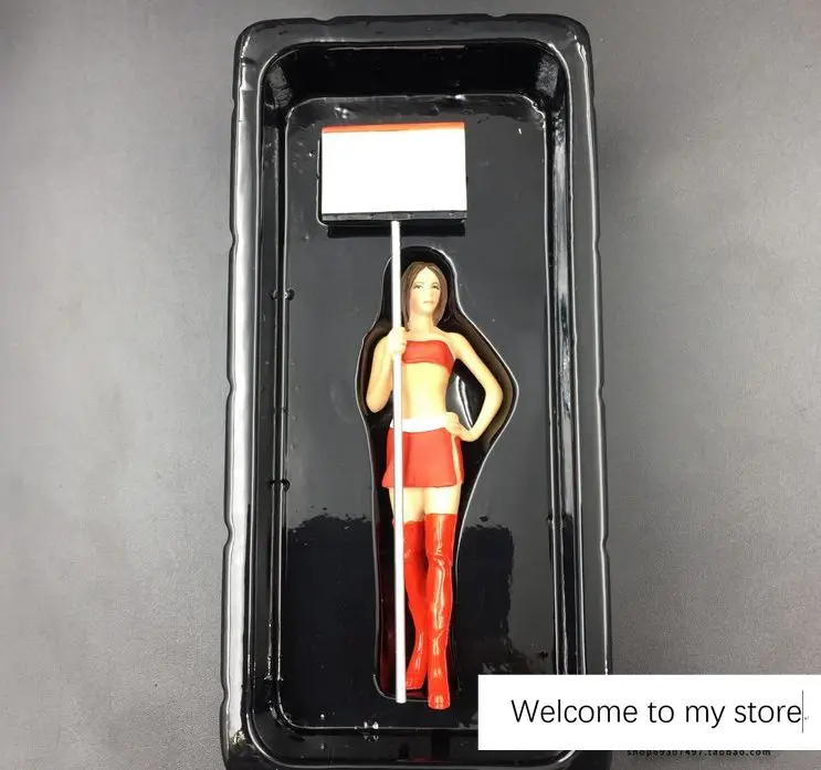 

1:18 figure hlod board girl 1pcs