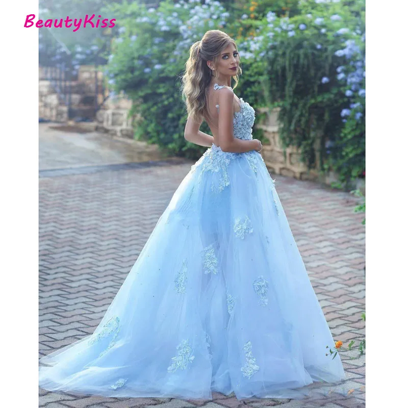 Sky Blue Trouwjurken Illusion Scoop Mouwloze Open Back Kant Applicaties Sweep Trein Bridal Bruidsjurken Robe De Mariee