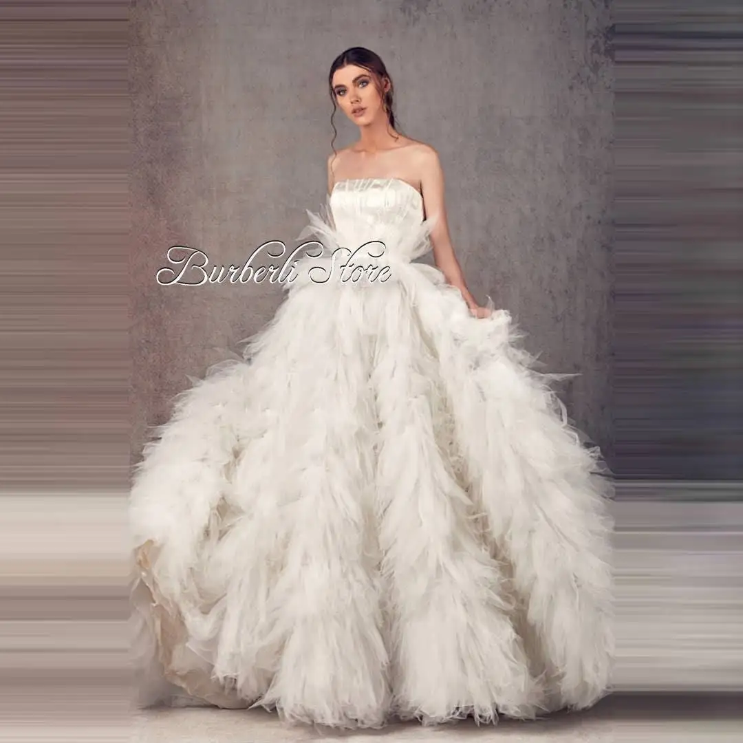 

Charming Ivory Lush Tulle Bridal Ball Gowns Pretty Strapless Fluffy Tiered Ruffles Women Dress To Wedding Party Sukienki