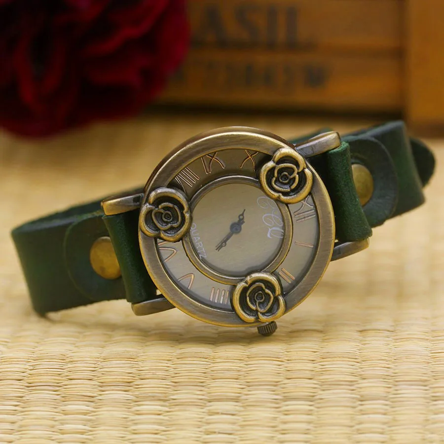 Shsby New Rose Antique Cow Leather Strap Watches Women Dress Bracelet Watches Female Bronze Quartz Watch Student Leisure Watch