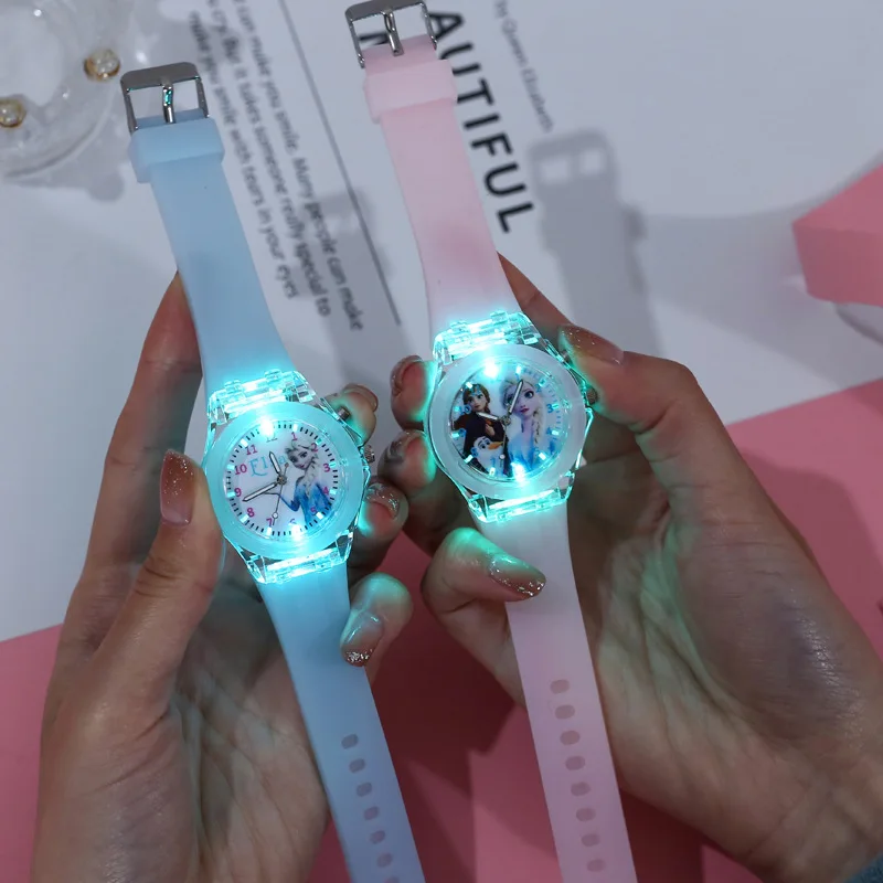 Jam Tangan Anak-anak Perempuan Disney Jam Tangan Anak-anak Jam Tangan Anak-anak Putri Frozen Aisha Sophia Bercahaya Lampu LED Siswa Warna-warni Jam Wanita