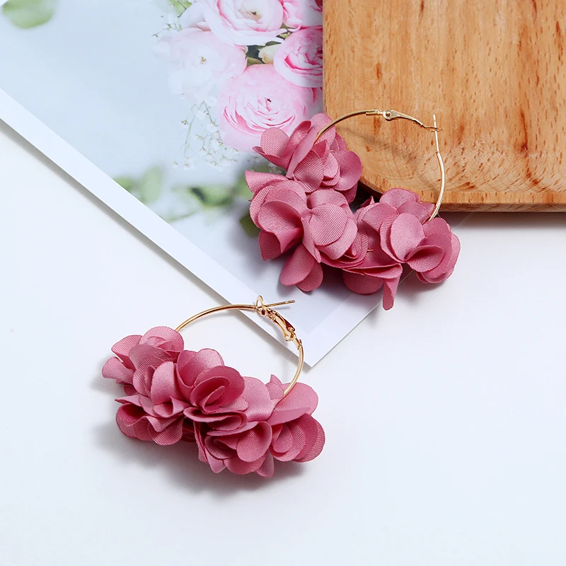 Fashion Simple Creative Hoop Earrings for Women with Cloth Flower Design Exquisite Vintage Round Crystal Hoop Female Jewelry