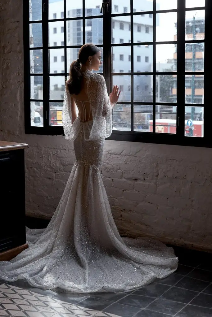 2020 Wedding Dresses with Jacket Sweetheart Lace Applique Beading Bridal Gowns Sexy Backless Sweep Train Mermaid Wedding Dress