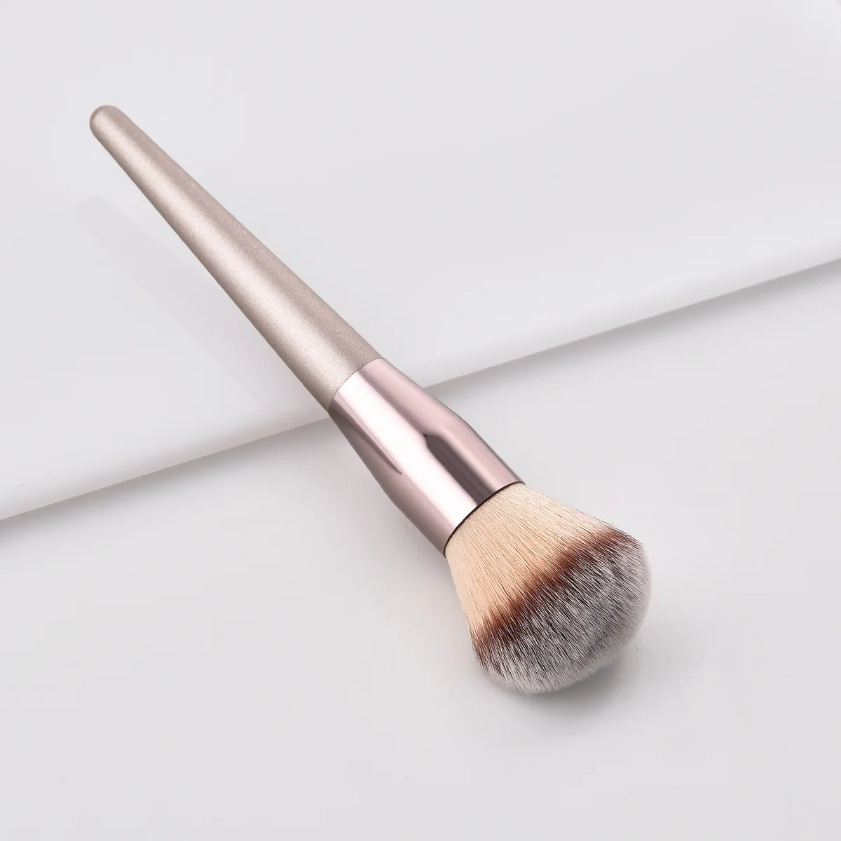 Ensemble de pinceaux de maquillage Champagne pour fond de teint, poudre, Blush, mélange, correcteur, Contour, visage, outils de beauté pour femmes, 4 pièces