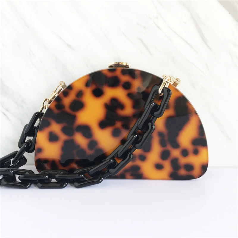 New Leopard Acrylic Handbag Fashion Semicircle Evening Clutches Women Messenger Bag Brand Clutch Party Wallet Purses Chain Bags