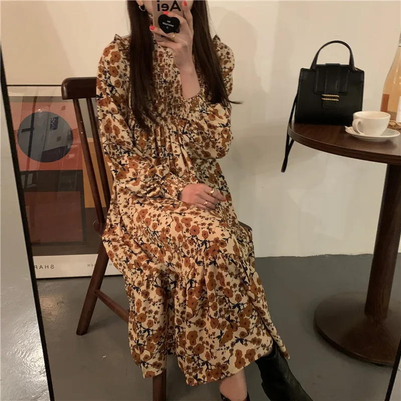 Maxi Dress Women 2021 Spring Retro Autumn Fallen Leaves Yellow Floral Dress Pleated High Neck Long Sleeves Printed Chiffon Dress