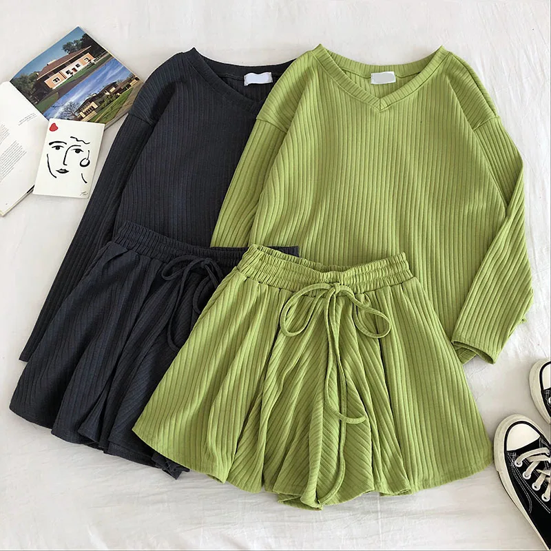 Conjunto informal de 2 piezas para mujer, Top de punto suelto de manga larga con cuello en V y pantalones cortos elásticos de pierna ancha de