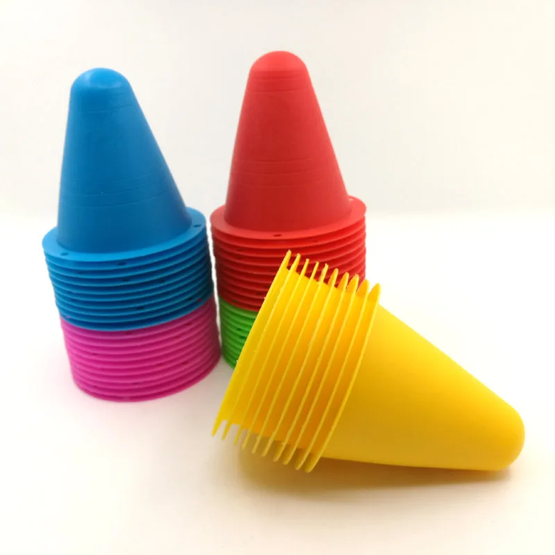 AXSPEED 10PCS Plastic Training Road Marker Cone Pylons for Sakura D3 Axial SCX10 TRX4 1/10 RC Car Tractor Truck Traffic Cones