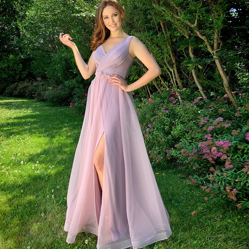 

Light Purple V Neck Evening Dresses Pleated Chiffon ALine Dubai Arabic Sleeveless Formal Party Gown with Sash Robes De Mariag