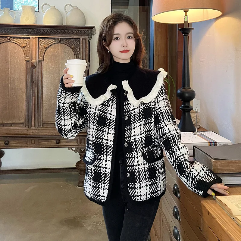 

Doll Collar Short Warm Jacket Women Fashion Cardigan Fall Winter Elegant Black White Check Blouse Wool Coat Button Outwear 2022