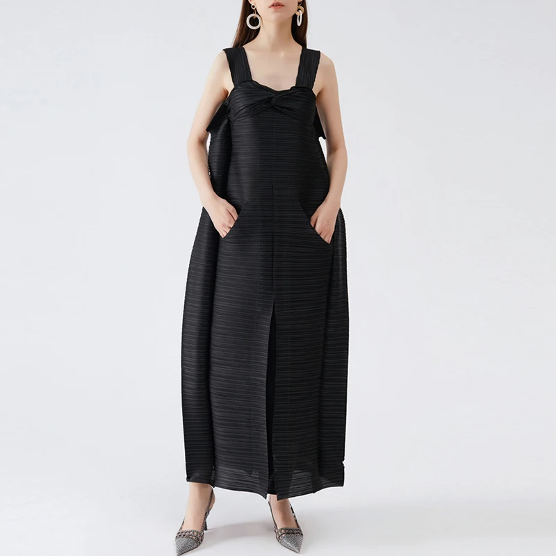 

2022 summer sexy dress miyake pleated niche loose plus size ruched black dress for woman casual vintage folda clothing