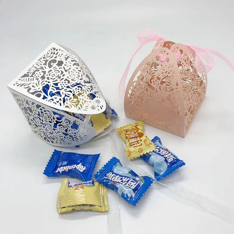 30 50pcs 레이저 컷 꽃 웨딩 사탕 상자 포장 초콜릿 쿠키 상자 웨딩 생일 크리스마스 파티 장식 선물 상자