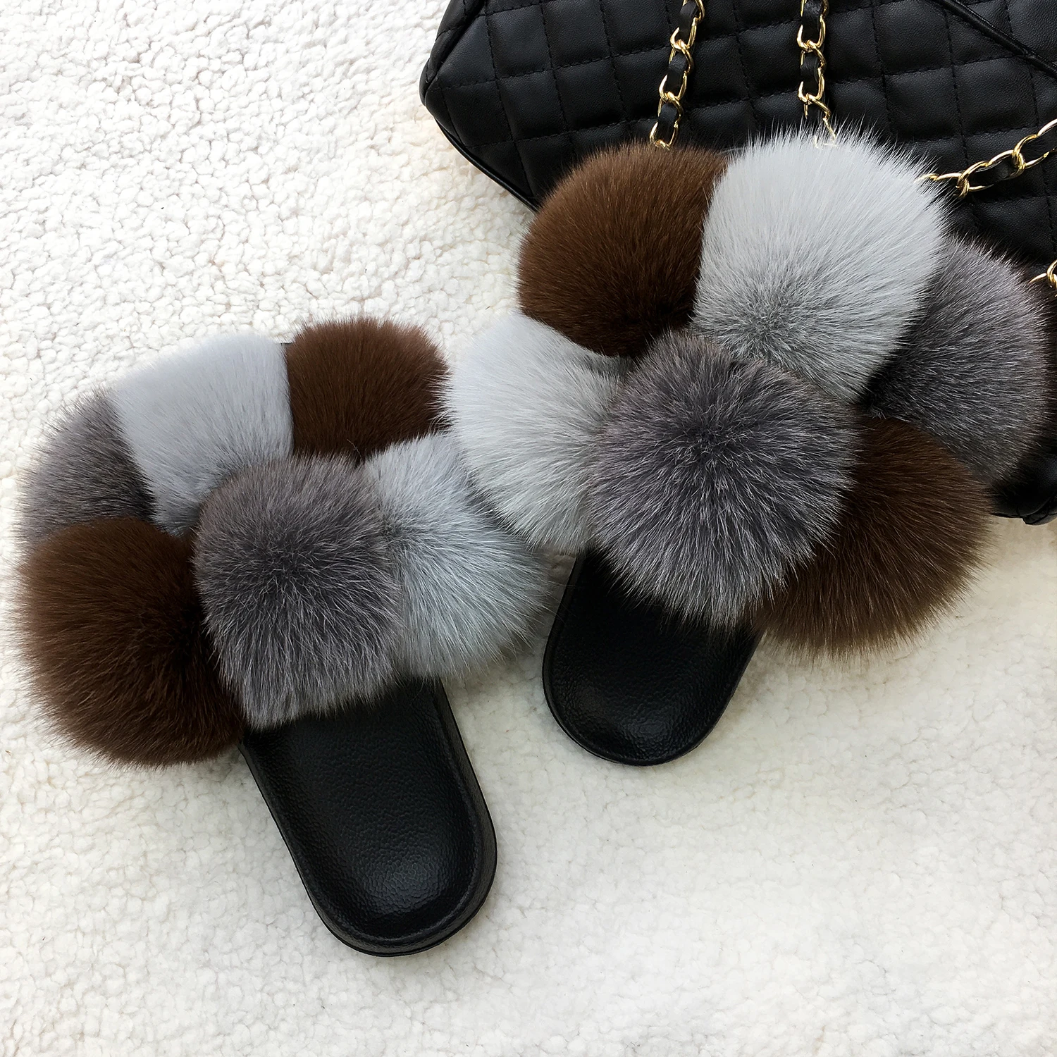 Real Fox Raccoon Fur Slippers Pom Pom Fur Slides Fluffy Flip Flops Plush Fur Ball Slippers Flat Beach Sandals Women House Shoes